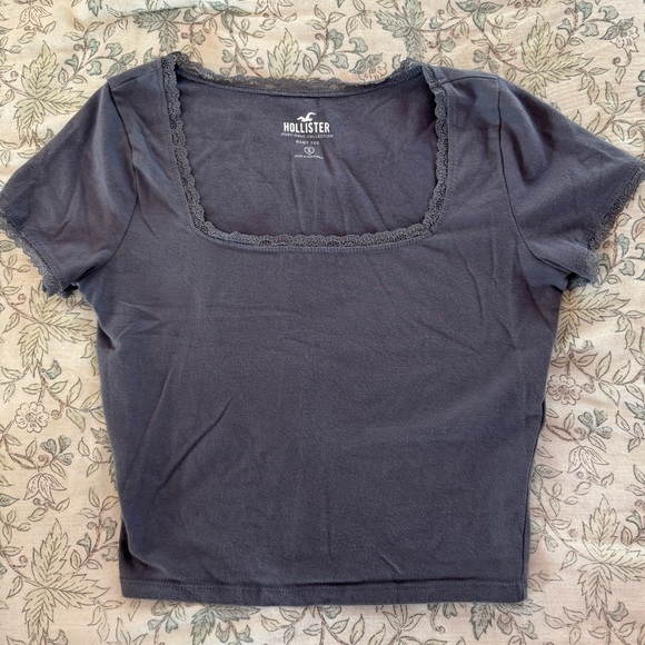 Hollister Tops - Hollister Women's Greyish-Purple lace detail baby tee